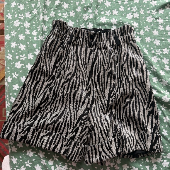 Self Portrait, US4, UK8, Sequined shorts, never worn, NWOT - Picture 2 of 5